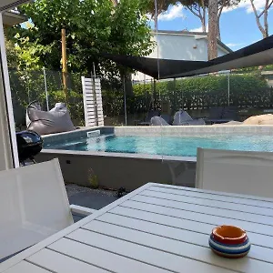 https://luxury-4-apartaments-cervia-with-swimming-pool.emilia-romagnahotels.net